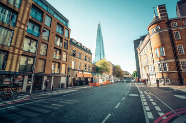 Fototapeta na wymiar sunny streets of london, UK