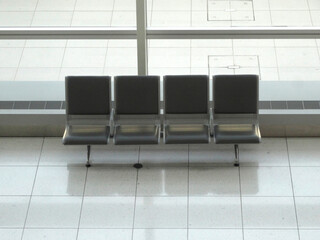 ロビーのベンチ