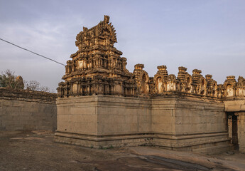 Fototapeta premium the temple complex of Rama on Mount Malevanta in Hampi and the meeting place for dawn