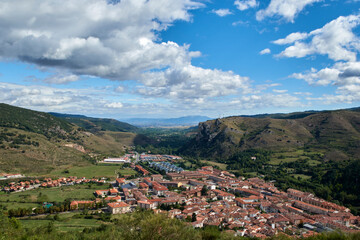 Fototapeta na wymiar Panoramica de Ezcaray