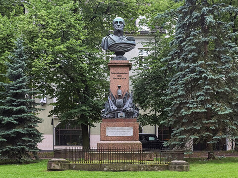 Tartu, Estonia. Monument To Michael Andreas Barclay De Tolly, A Russian Field Marshal And Minister Of War During Napoleon's Invasion In 1812. The Monument Was Erected In 1849.