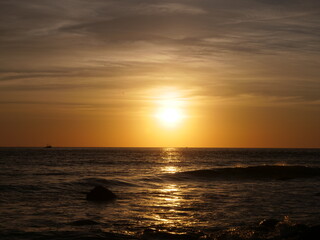 Obraz premium Early morning, sunrise over sea