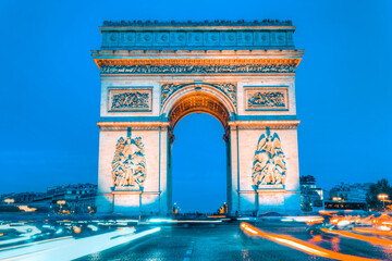 Fototapeta na wymiar The Arc de Triomphe by night