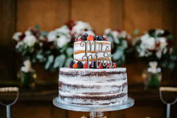 Mr & Mrs Wedding Cake