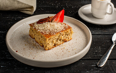 Pastel de elote con fresa
