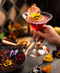 Coctel de mezcal con Jamaica 