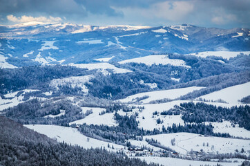Obraz premium Beautiful winter landscape with snow on the trees