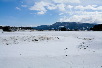 雪が降り積もった長者ヶ原廃寺跡