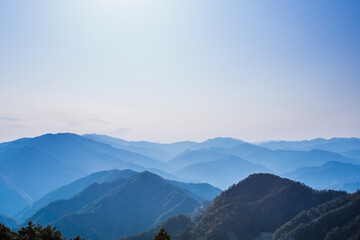 玉置神社から見た山々の風景 © Paylessimages