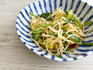 ニラ入りもやし炒め