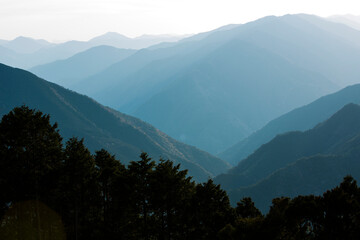 玉置神社から見た山々の風景 © Paylessimages