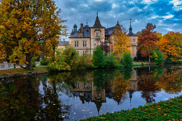 Naklejka premium Bückeburger Schloss im Herbst
