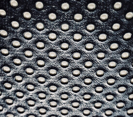 검정색 배경과 흰색 원 