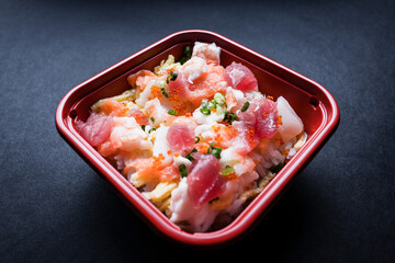 弁当 海鮮ちらし丼 日本 横
