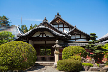 當麻寺奥院の正玄関