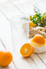 The process of making fresh fruit juice