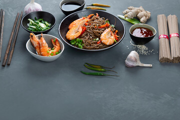 Soba noodles with shrimps and vegetables