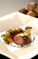 国産松茸の肉料理