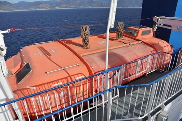 Scialuppa di salvataggio del traghetto