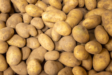 Fototapeta na wymiar Patatas en el mercado