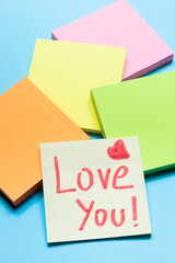 Post it de amor para empezar bien el dia de estudio  © Victor Santacruz