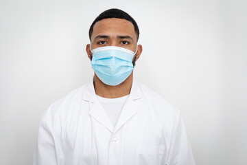 Fototapeta na wymiar Portrait of male health worker wearing face mask