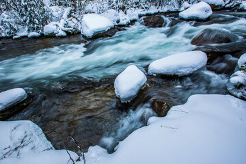 Fototapeta na wymiar Winter river in Capcir, Cerdagne, Pyrenees, France