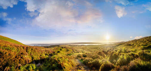 Fototapeta na wymiar Beautiful panoramic sunrise at the foot of Mount Mangerton
