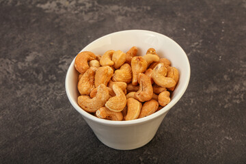 Cashew heap in the bowl