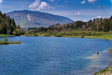 lac et p&eacute;cheur