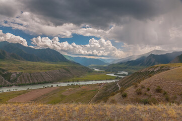 Fototapeta premium A beautiful Katun river in Altai mountains