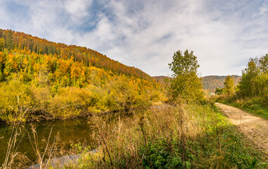 Obraz premium Fantastic autumn hike in the beautiful Danube valley near the Beuron monastery