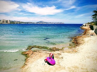 Fototapeta na wymiar Playa Cala mediterráneo paraiso