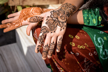 henna tattoo on hands of Indian bride