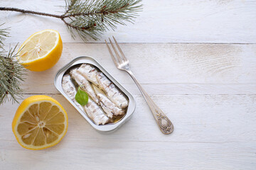 Tin of sardines with olive oil