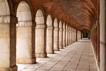 arches of the palace
