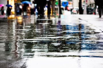 雨の街並み