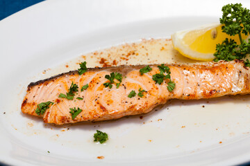 サーモンのムニエル