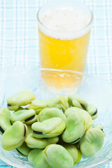 ビールとそら豆
