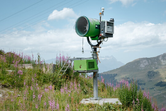 Artificial snow cannon in Les Ruinettes Verbier