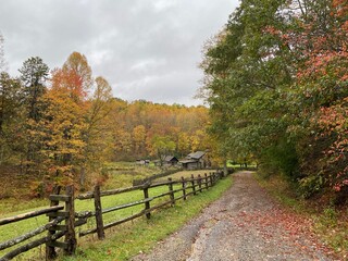 Obraz premium Autumn Color and Old Country Road in West Virginia
