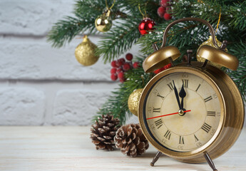 Fototapeta na wymiar Christmas tree and countdown to the new year.