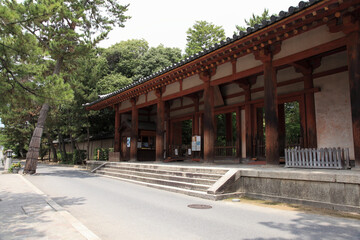 Fototapeta premium 唐招提寺南大門