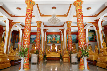 ワットチャロン仏教寺院