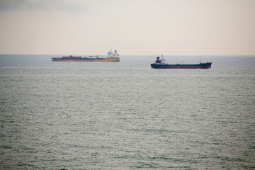 マラッカ海峡の貨物船