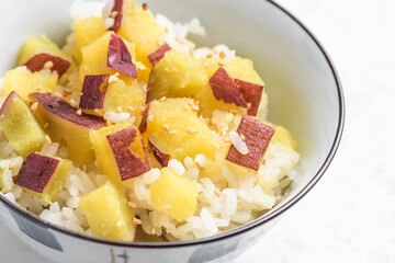 秋の味覚　サツマイモご飯