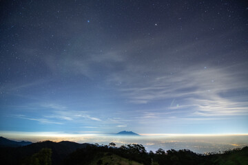 Obraz premium The starry sky of Mount Bromo, Indonesia