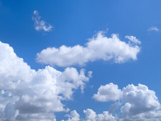 Obraz na płótnie Canvas 東京の夏空と雲
