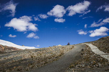 walking to the Pastoruri glacier with the sky lit up