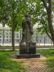 Obraz premium Monument to Confucius, Language and Culture University, Beijing, China